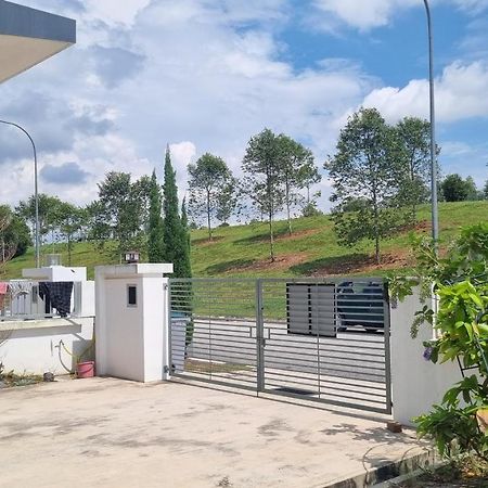 Baituljannah Homestay Batu Pahat Kültér fotó