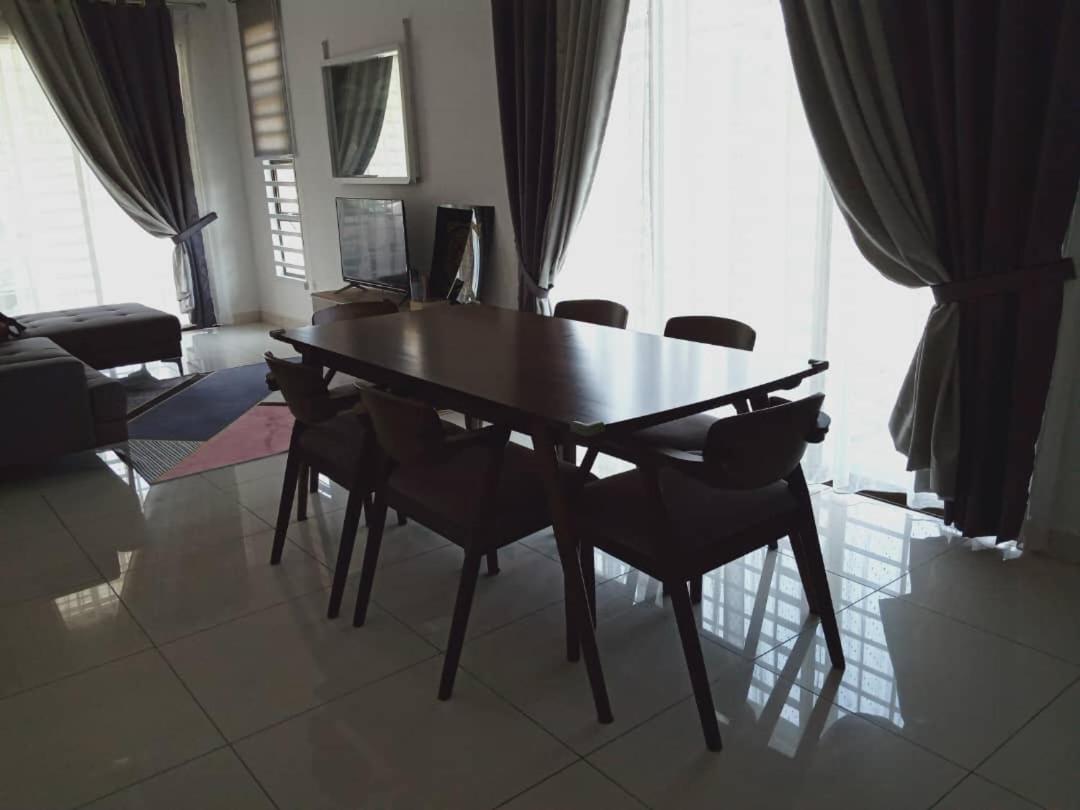 Baituljannah Homestay Batu Pahat Kültér fotó